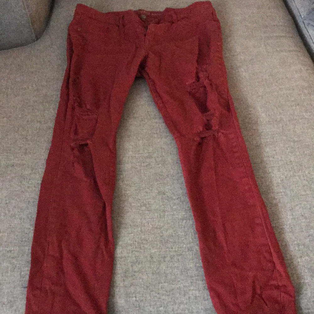 Red distressed jeans 👖
